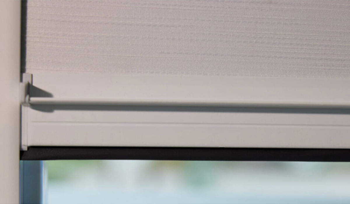 Ziptrak® fully sealed track-guided design — side tracks, channels and pelmet